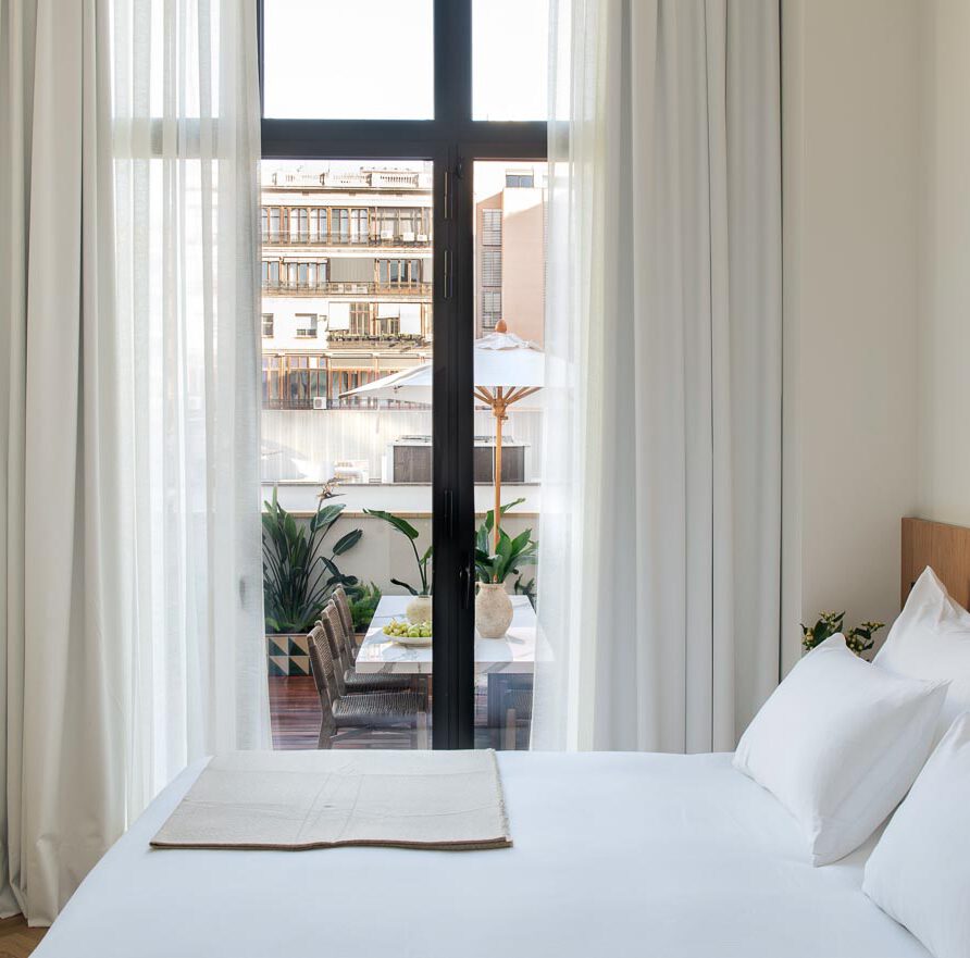The Onsider Barcelona. The Patio Apartment. Passeig de Gracia Apartment 3 bedrooms